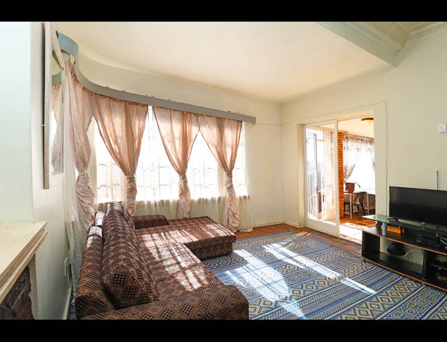 2 BEDROOM HOUSE FOR SALE IN WESTDENE